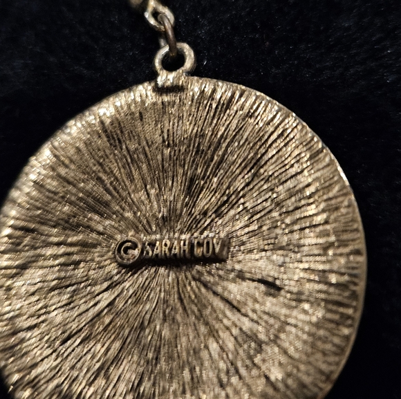 Vintage Sarah Coventry Medallion necklace - Picture 6 of 6